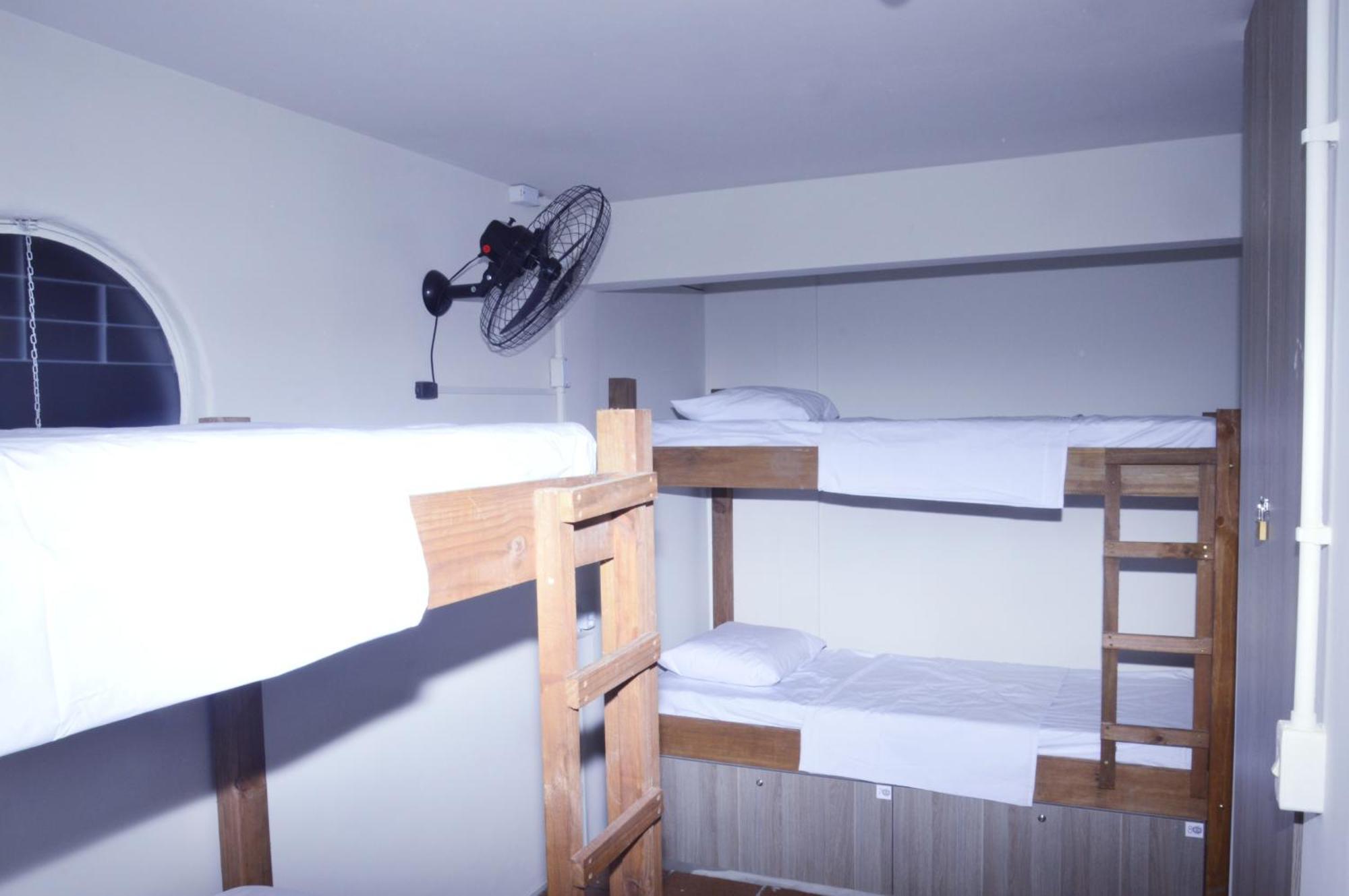Floripa Backpackers Hostel ฟลอเรียนอโปลิส ภายนอก รูปภาพ
